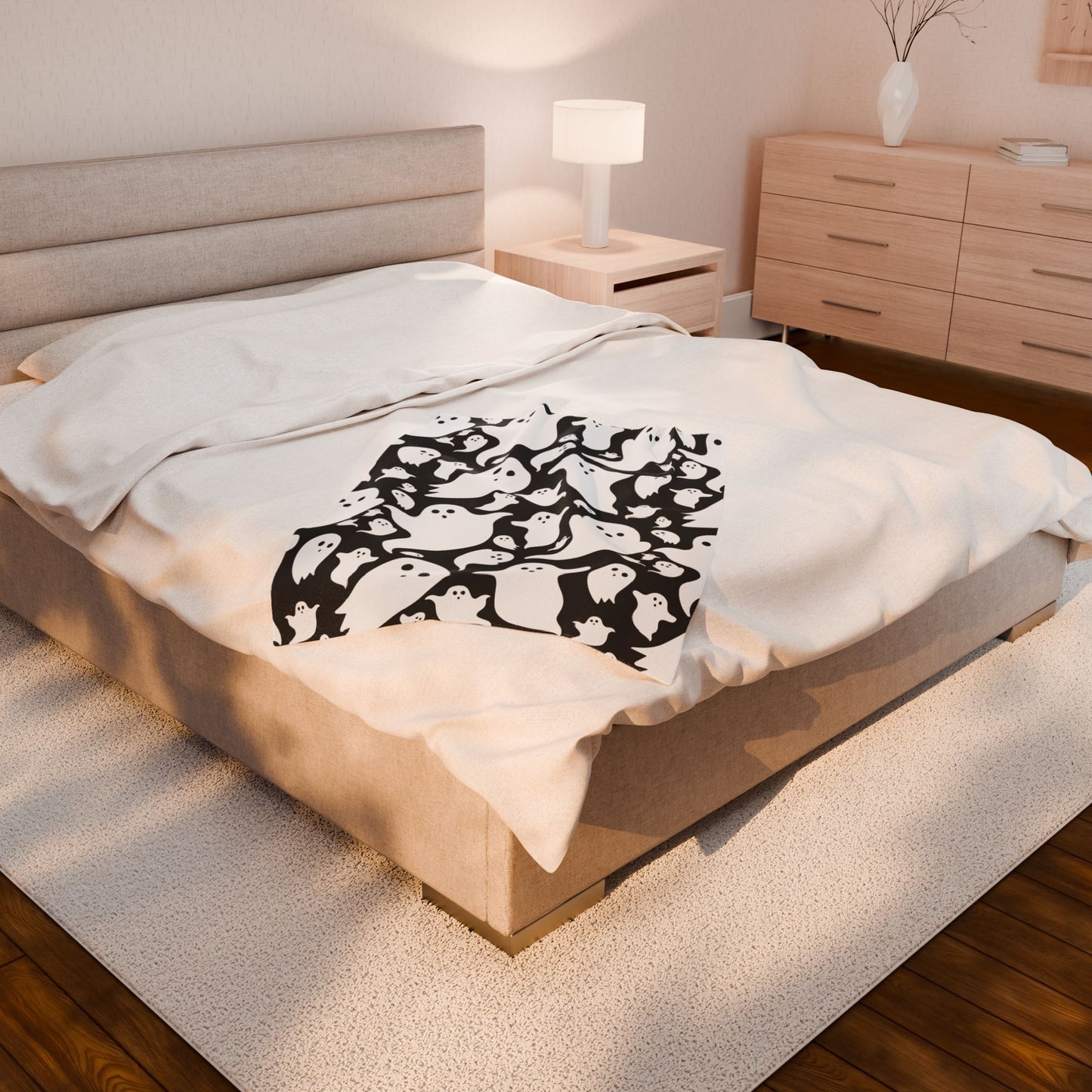 Spooky Ghost Plush Blanket - Cozy Home Décor