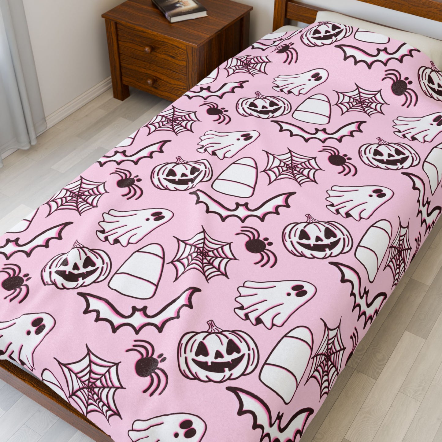 Halloween Ghost Plush Blanket, Cozy Throw, Spooky Blanket