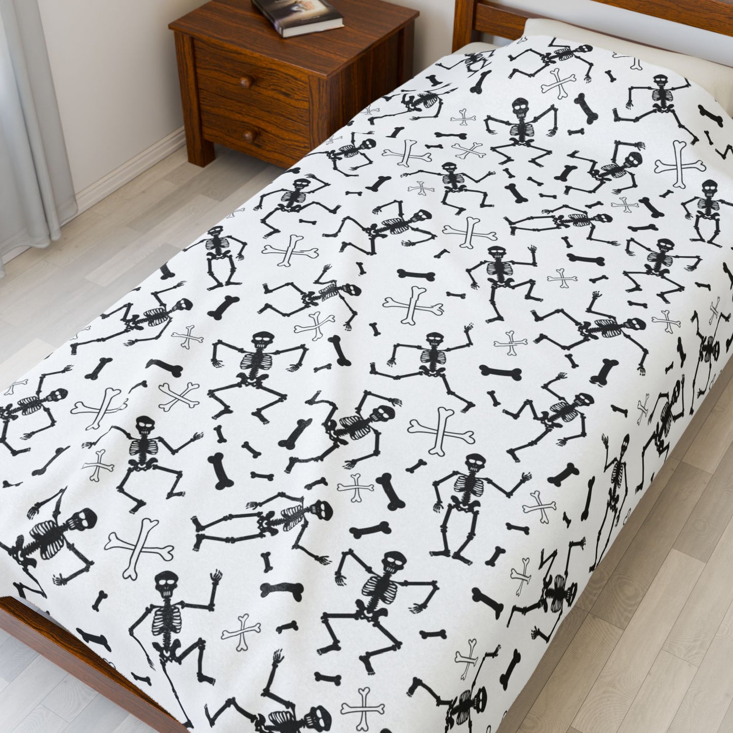 Skeleton Dance Plush Blanket, Cozy Throw for Halloween, Soft Velveteen Blanket, Spooky Decor, Gift for Kids
