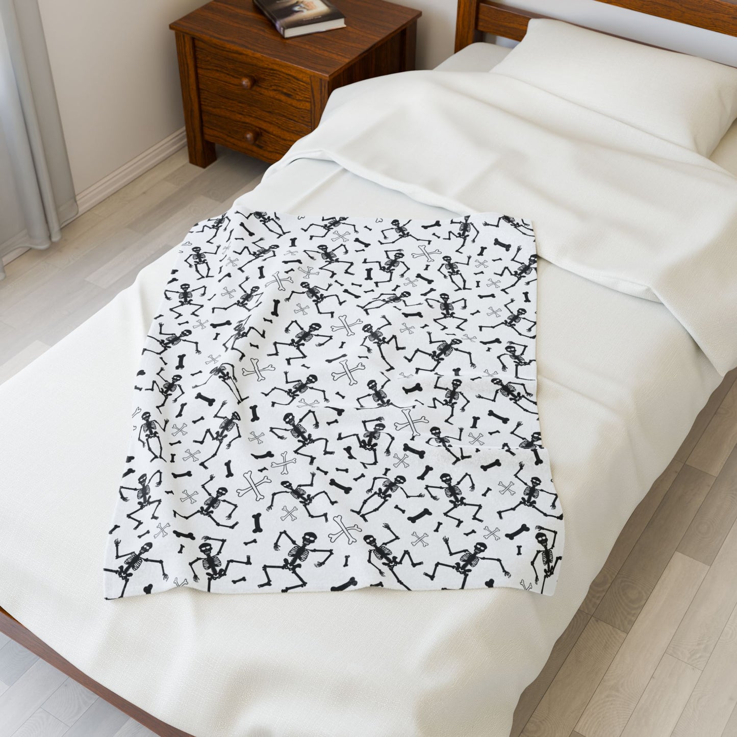 Skeleton Dance Plush Blanket, Cozy Throw for Halloween, Soft Velveteen Blanket, Spooky Decor, Gift for Kids