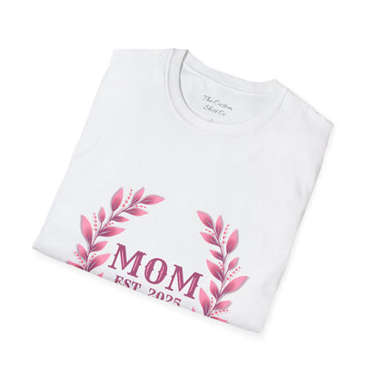 Mom Est. 2025 Floral Wreath T-Shirt