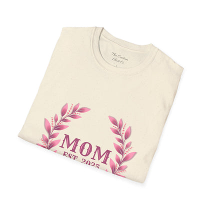 Mom Est. 2025 Floral Wreath T-Shirt