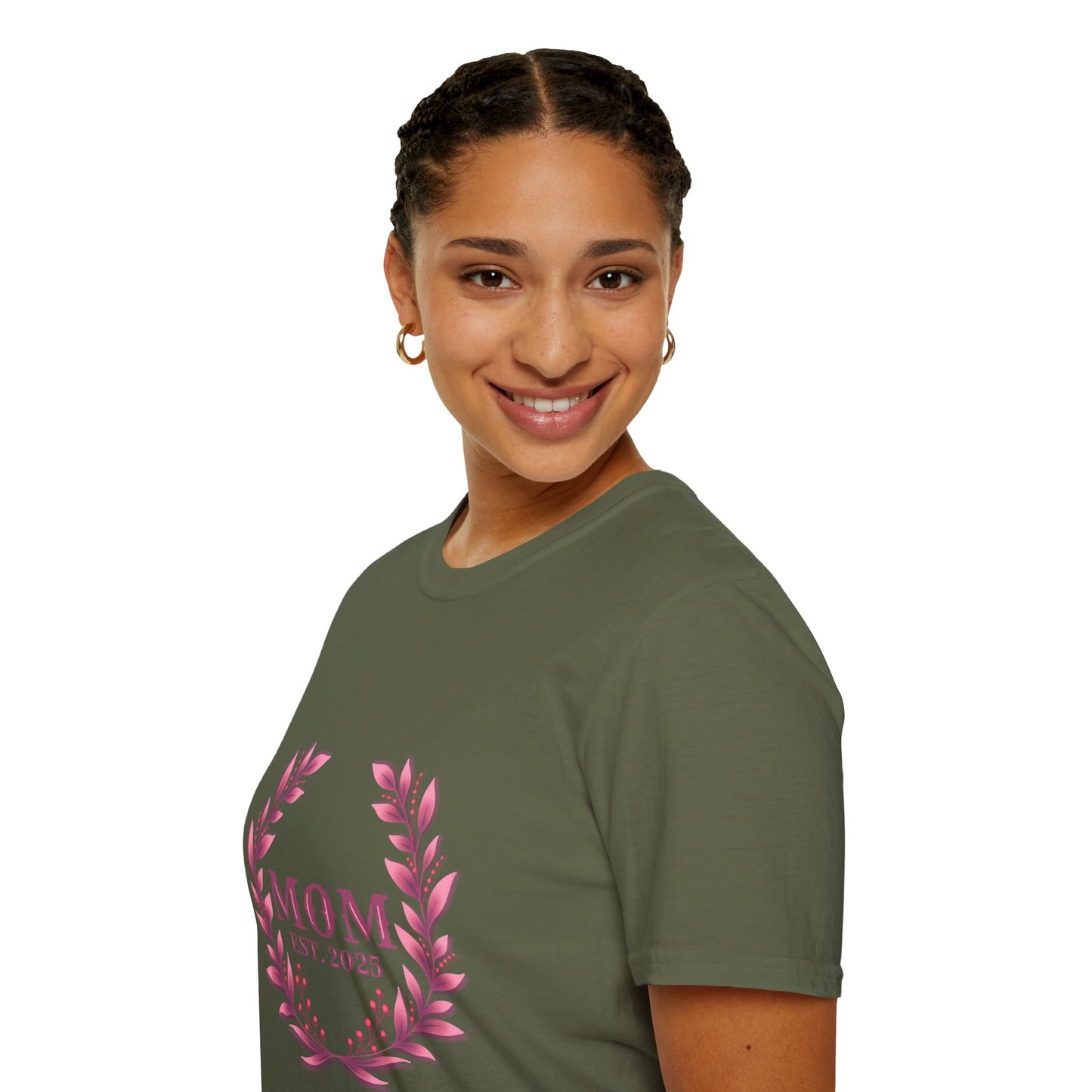 Mom Est. 2025 Floral Wreath T-Shirt