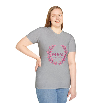Mom Est. 2025 Floral Wreath T-Shirt