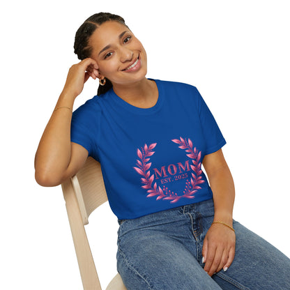 Mom Est. 2025 Floral Wreath T-Shirt