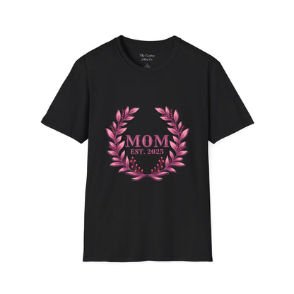 Mom Est. 2025 Floral Wreath T-Shirt