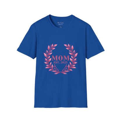 Mom Est. 2025 Floral Wreath T-Shirt