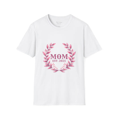 Mom Est. 2025 Floral Wreath T-Shirt