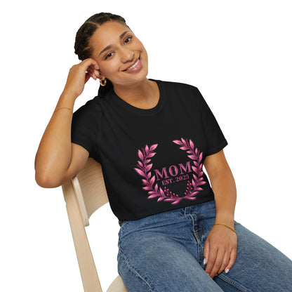 Mom Est. 2025 Floral Wreath T-Shirt