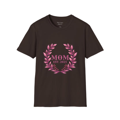 Mom Est. 2025 Floral Wreath T-Shirt