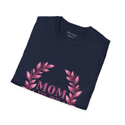 Mom Est. 2025 Floral Wreath T-Shirt