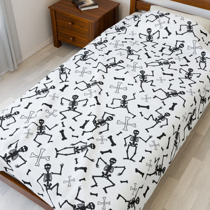 Skeleton Dance Plush Blanket, Cozy Throw for Halloween, Soft Velveteen Blanket, Spooky Decor, Gift for Kids