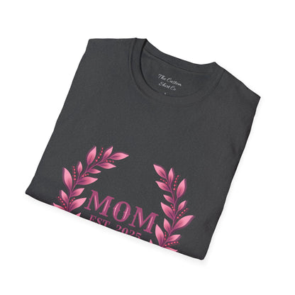 Mom Est. 2025 Floral Wreath T-Shirt