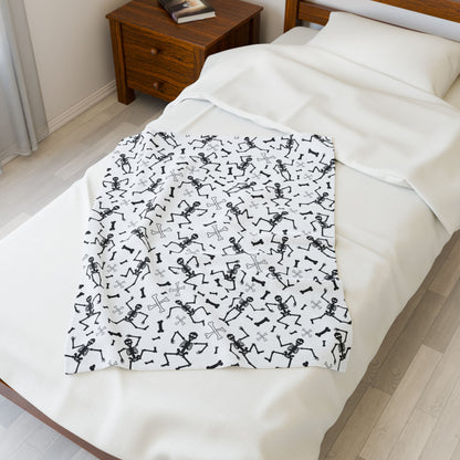 Skeleton Dance Plush Blanket, Cozy Throw for Halloween, Soft Velveteen Blanket, Spooky Decor, Gift for Kids
