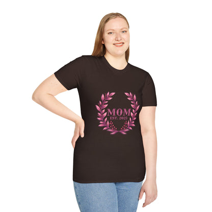 Mom Est. 2025 Floral Wreath T-Shirt